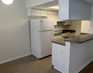 1410 W North Loop Blvd - Photo Thumbnail 9