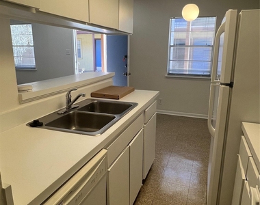 1410 W North Loop Blvd - Photo Thumbnail 11