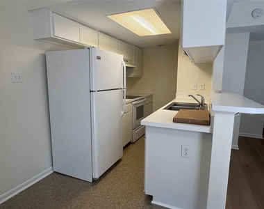 1410 W North Loop Blvd - Photo Thumbnail 13