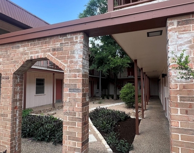 1410 W North Loop Blvd - Photo Thumbnail 7