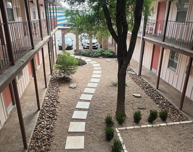 1410 W North Loop Blvd - Photo Thumbnail 3
