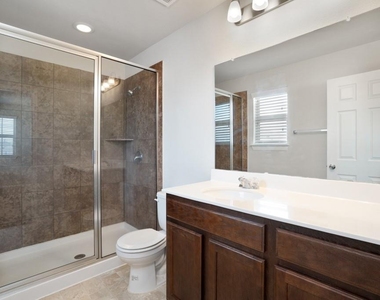 156 Triumph Rd - Photo Thumbnail 15