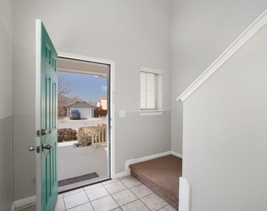 156 Triumph Rd - Photo Thumbnail 3