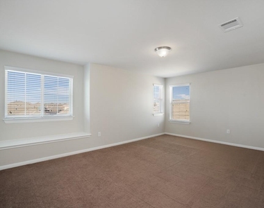156 Triumph Rd - Photo Thumbnail 17