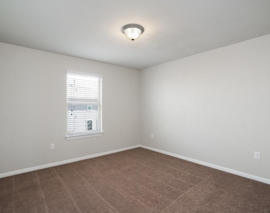 156 Triumph Rd - Photo Thumbnail 12