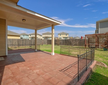 156 Triumph Rd - Photo Thumbnail 23