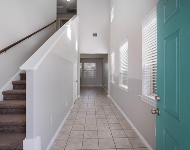156 Triumph Rd - Photo Thumbnail 2
