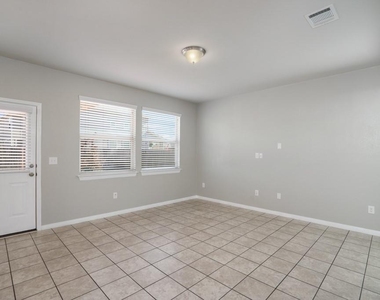 156 Triumph Rd - Photo Thumbnail 6