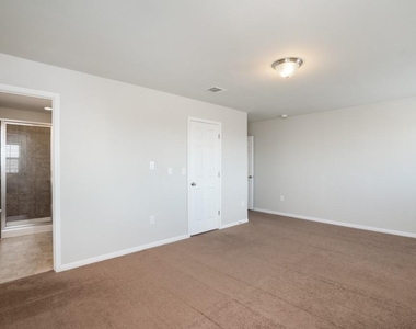 156 Triumph Rd - Photo Thumbnail 16
