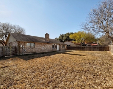 1214 Doonesbury Dr - Photo Thumbnail 24