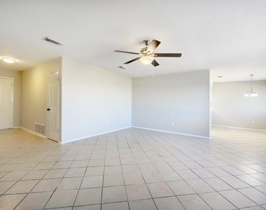1214 Doonesbury Dr - Photo Thumbnail 6