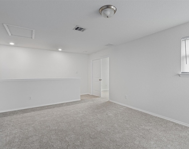 305 Los Cobos Ln - Photo Thumbnail 13