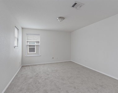 305 Los Cobos Ln - Photo Thumbnail 12