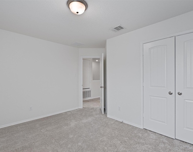 305 Los Cobos Ln - Photo Thumbnail 19