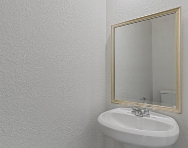 305 Los Cobos Ln - Photo Thumbnail 10