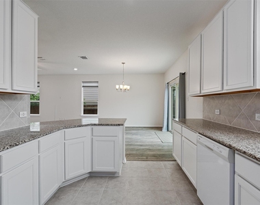 305 Los Cobos Ln - Photo Thumbnail 8
