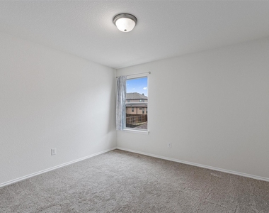 305 Los Cobos Ln - Photo Thumbnail 21