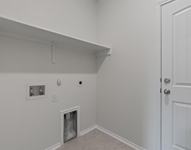 305 Los Cobos Ln - Photo Thumbnail 11