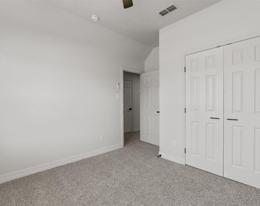 312 Country Club Dr - Photo Thumbnail 25
