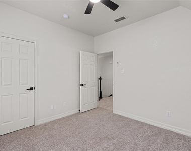 312 Country Club Dr - Photo Thumbnail 22
