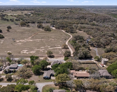 312 Country Club Dr - Photo Thumbnail 31