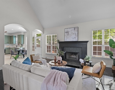 312 Country Club Dr - Photo Thumbnail 7