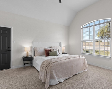 312 Country Club Dr - Photo Thumbnail 15