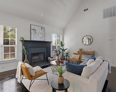 312 Country Club Dr - Photo Thumbnail 9
