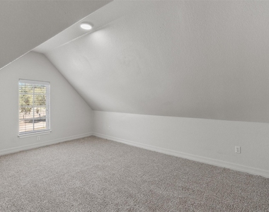 312 Country Club Dr - Photo Thumbnail 26