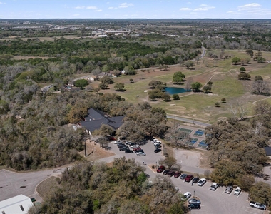 312 Country Club Dr - Photo Thumbnail 34