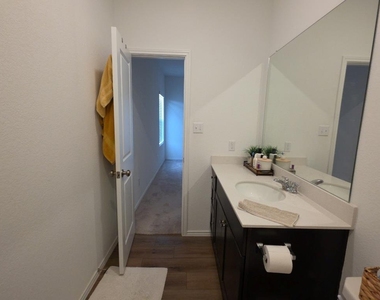 1232 Cattail Ln - Photo Thumbnail 9