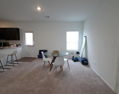 1232 Cattail Ln - Photo Thumbnail 3