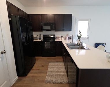 1232 Cattail Ln - Photo Thumbnail 5