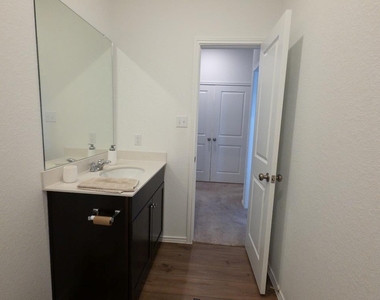1232 Cattail Ln - Photo Thumbnail 12