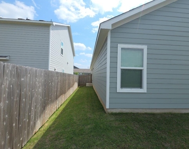 1232 Cattail Ln - Photo Thumbnail 18