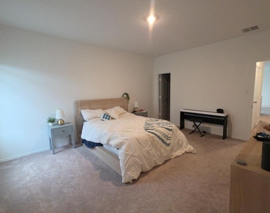 1232 Cattail Ln - Photo Thumbnail 7