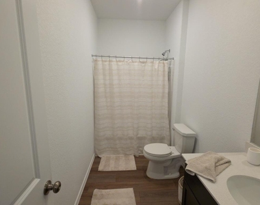 1232 Cattail Ln - Photo Thumbnail 13