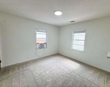 406 Swanee Dr - Photo Thumbnail 10