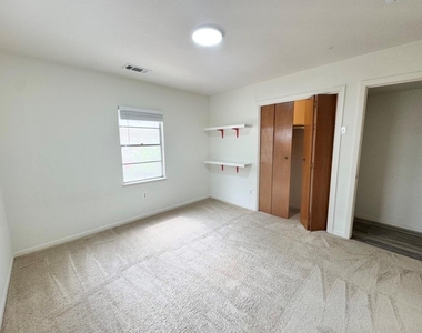 406 Swanee Dr - Photo Thumbnail 11