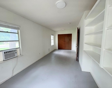 406 Swanee Dr - Photo Thumbnail 3