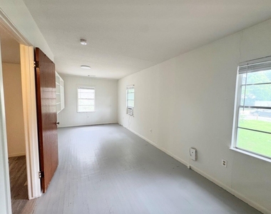 406 Swanee Dr - Photo Thumbnail 5