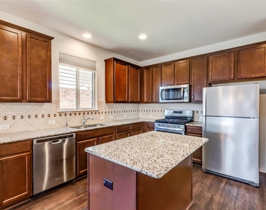11617 Amber Stream Ln - Photo Thumbnail 10
