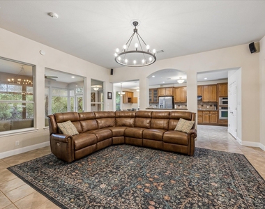 313 S Flamingo Dr - Photo Thumbnail 9