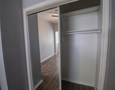 2606 Rio Grande St - Photo Thumbnail 10