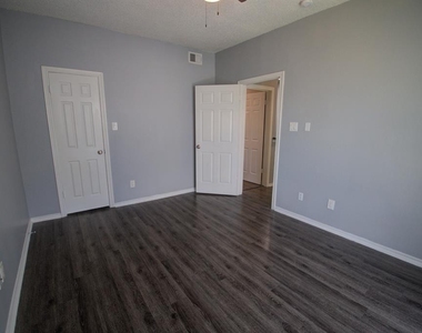 2606 Rio Grande St - Photo Thumbnail 15