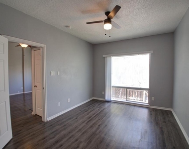2606 Rio Grande St - Photo Thumbnail 14