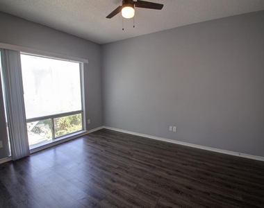 2606 Rio Grande St - Photo Thumbnail 13