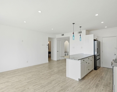 1801 Lavaca St - Photo Thumbnail 11