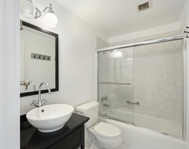 1801 Lavaca St - Photo Thumbnail 4