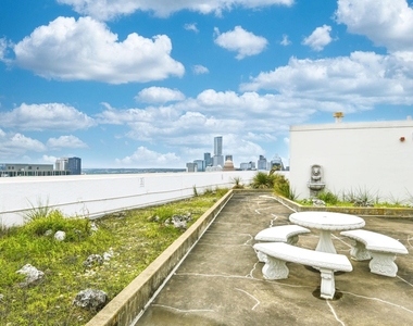 1801 Lavaca St - Photo Thumbnail 27